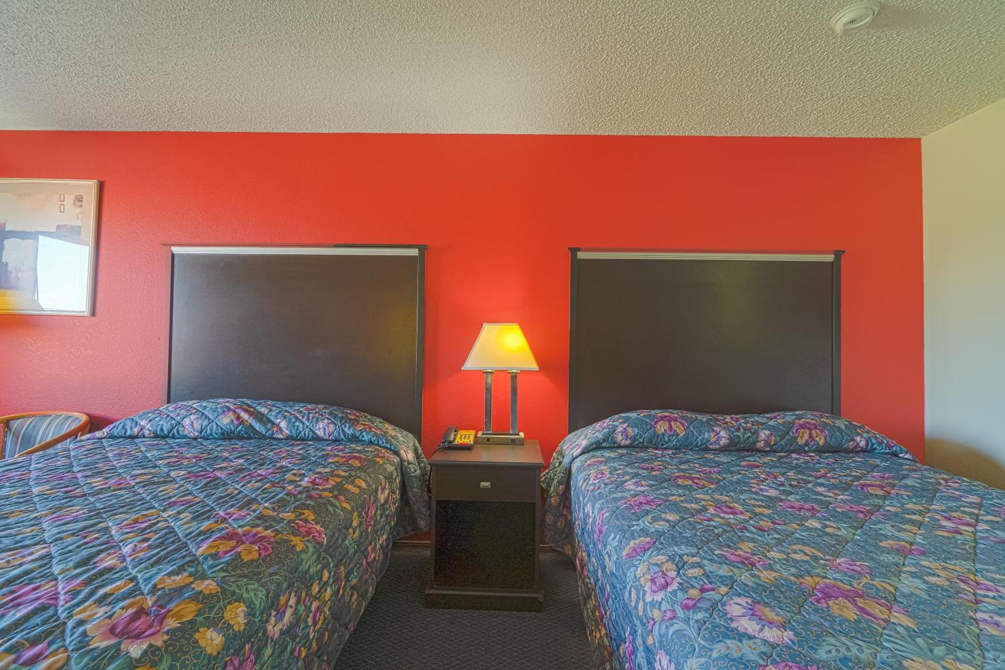Regency Inn & Suites By Oyo Bay City Tx Екстер'єр фото