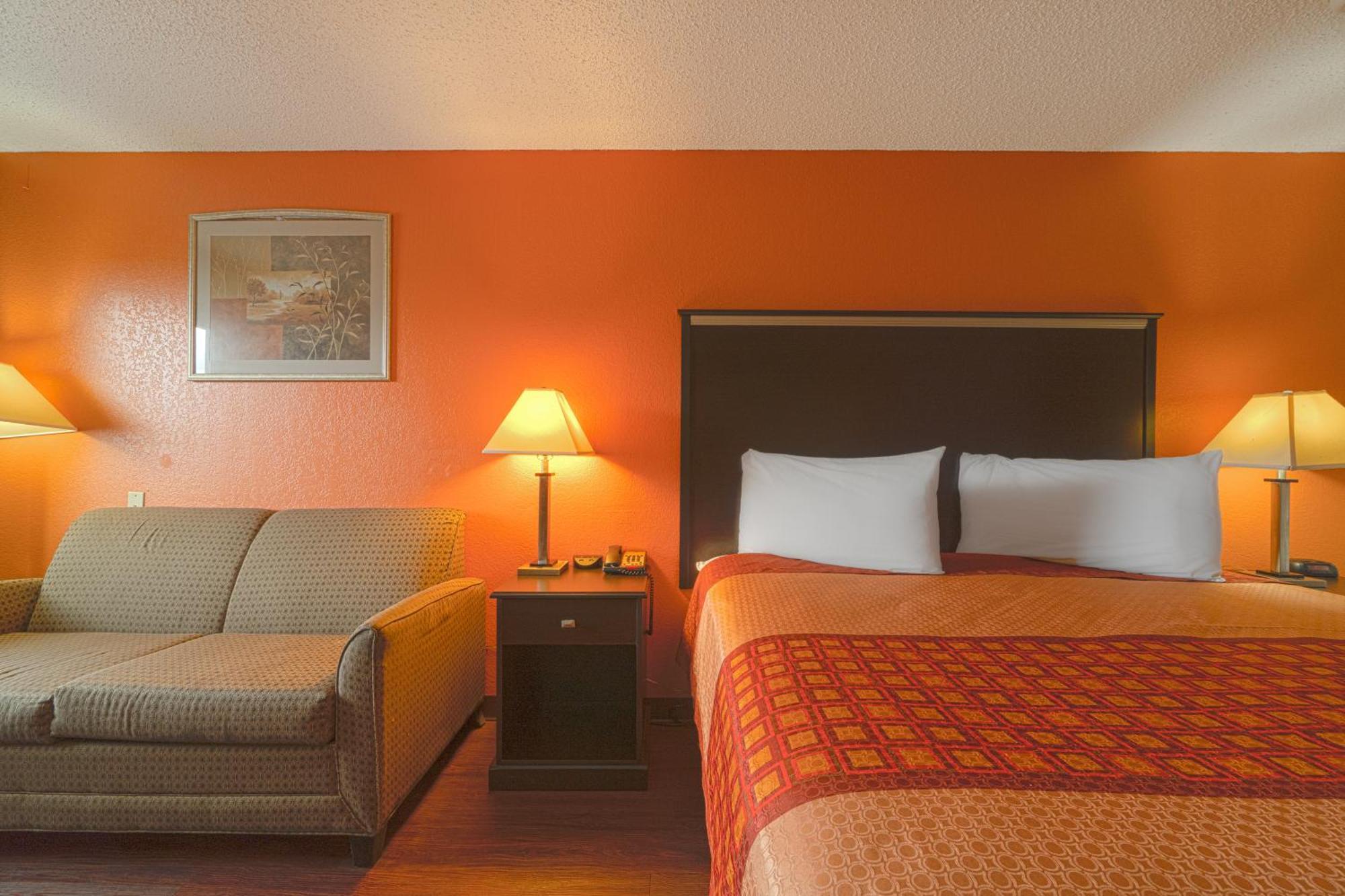 Regency Inn & Suites By Oyo Bay City Tx Екстер'єр фото