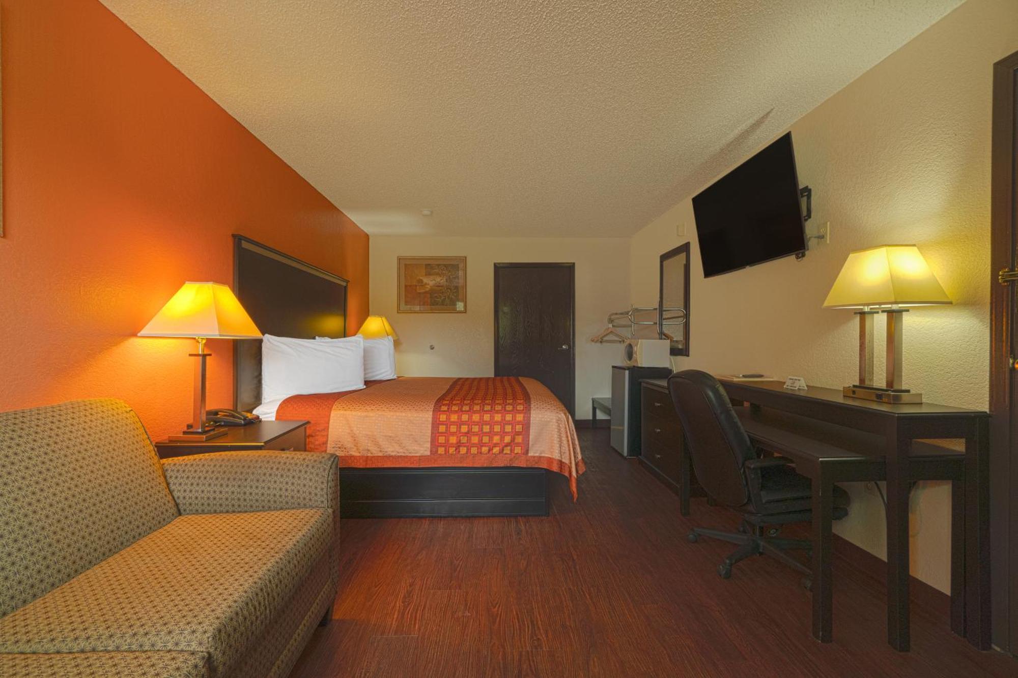 Regency Inn & Suites By Oyo Bay City Tx Екстер'єр фото