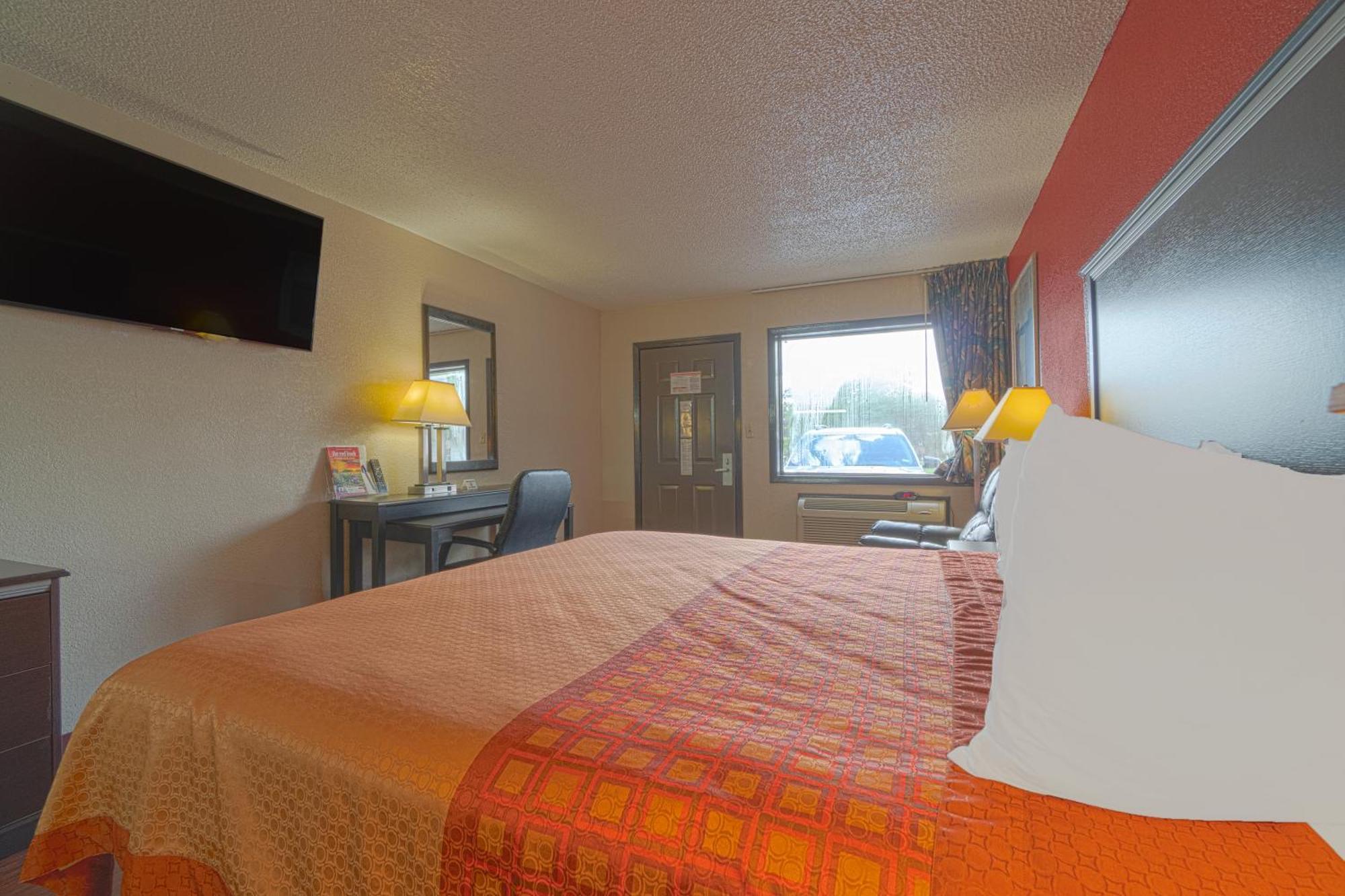 Regency Inn & Suites By Oyo Bay City Tx Екстер'єр фото