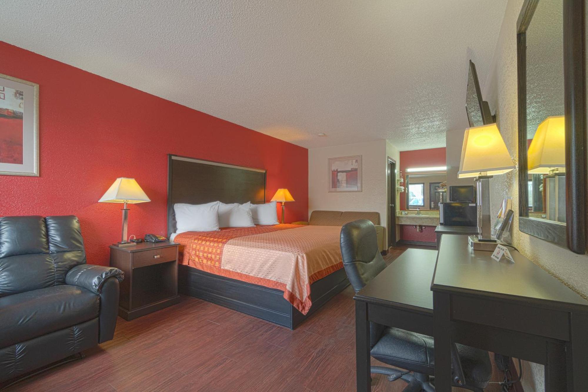 Regency Inn & Suites By Oyo Bay City Tx Екстер'єр фото